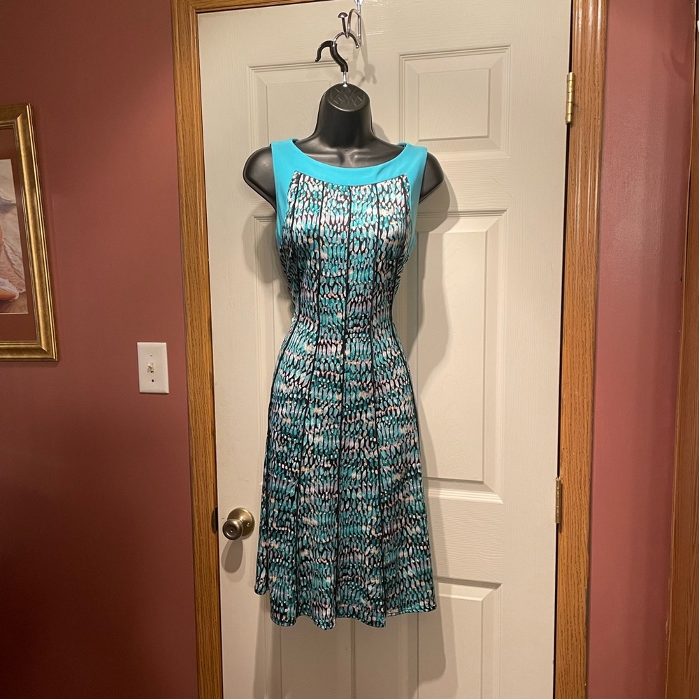Dress - Picture 1 of 3